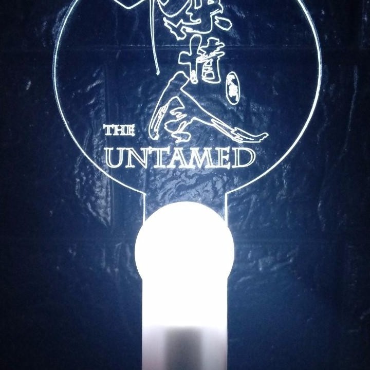 Lightstick Vương nhất bác đèn phát sáng gậy cổ vũ ánh sáng hòa nhạc phát sáng nhóm nhạc idol Hàn quốc tặng ảnh