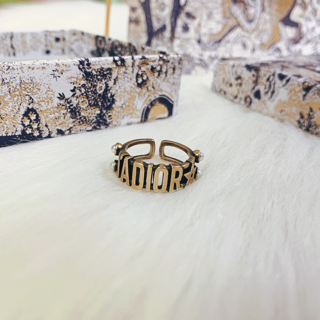 Nhẫn nữ chữ Dior kiểu retro thời trang