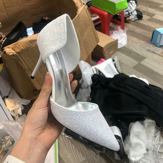 Guốc mũi nhọn đính đá