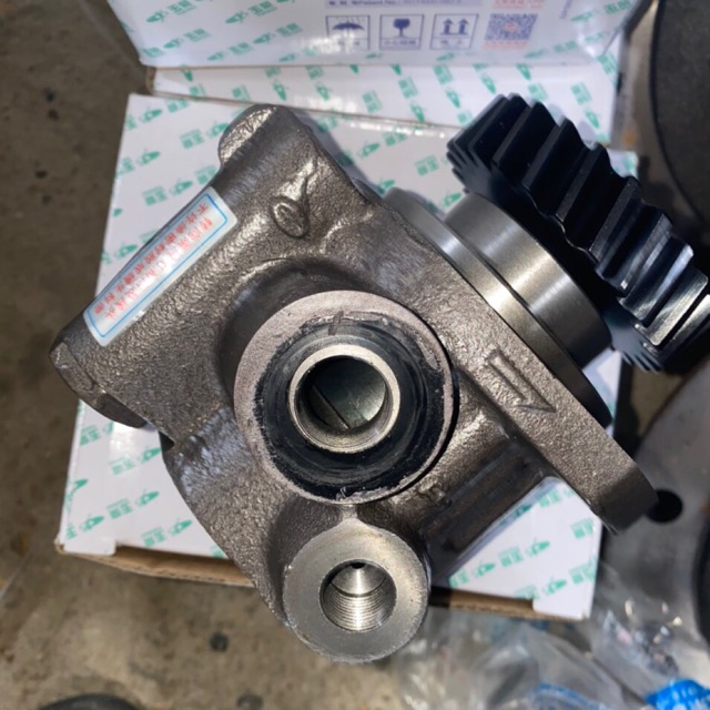 Sản phẩm gia đình làm: Bơm trợ lực lái lỗ 20/16 hàng yù chai cao cấp lắp cho xe trường hải 6 tấn