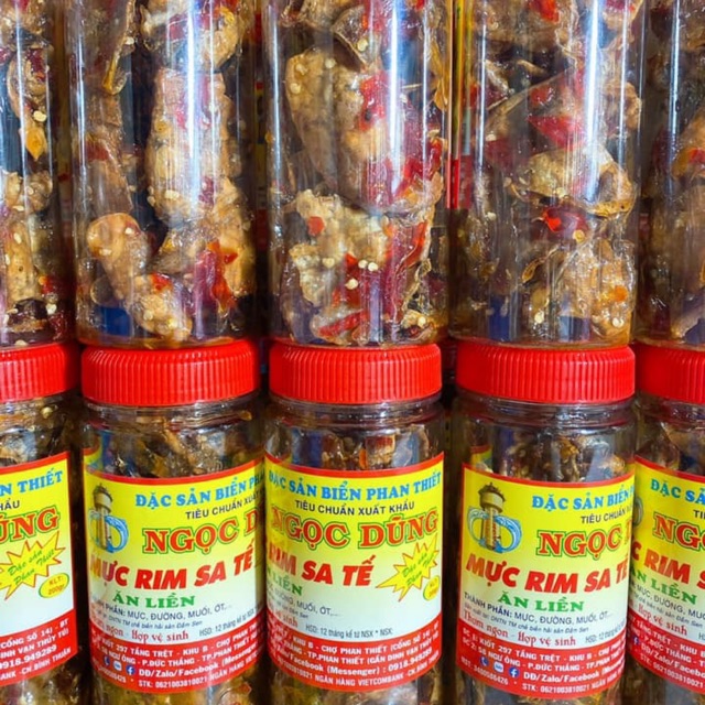 Mực Rim Sa Tế ( ăn liền ) là món ăn yêu thích của shop Đặc Sản Biển Phan Thiết NGỌC DŨNG; Hộp 200 gram. HSD 6 tháng
