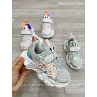 Giày sneaker thơm nhẹ dư xịn