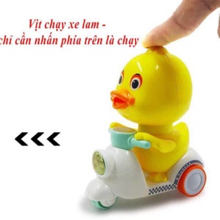Vịt chạy xe Vespa tự động không cần pin
