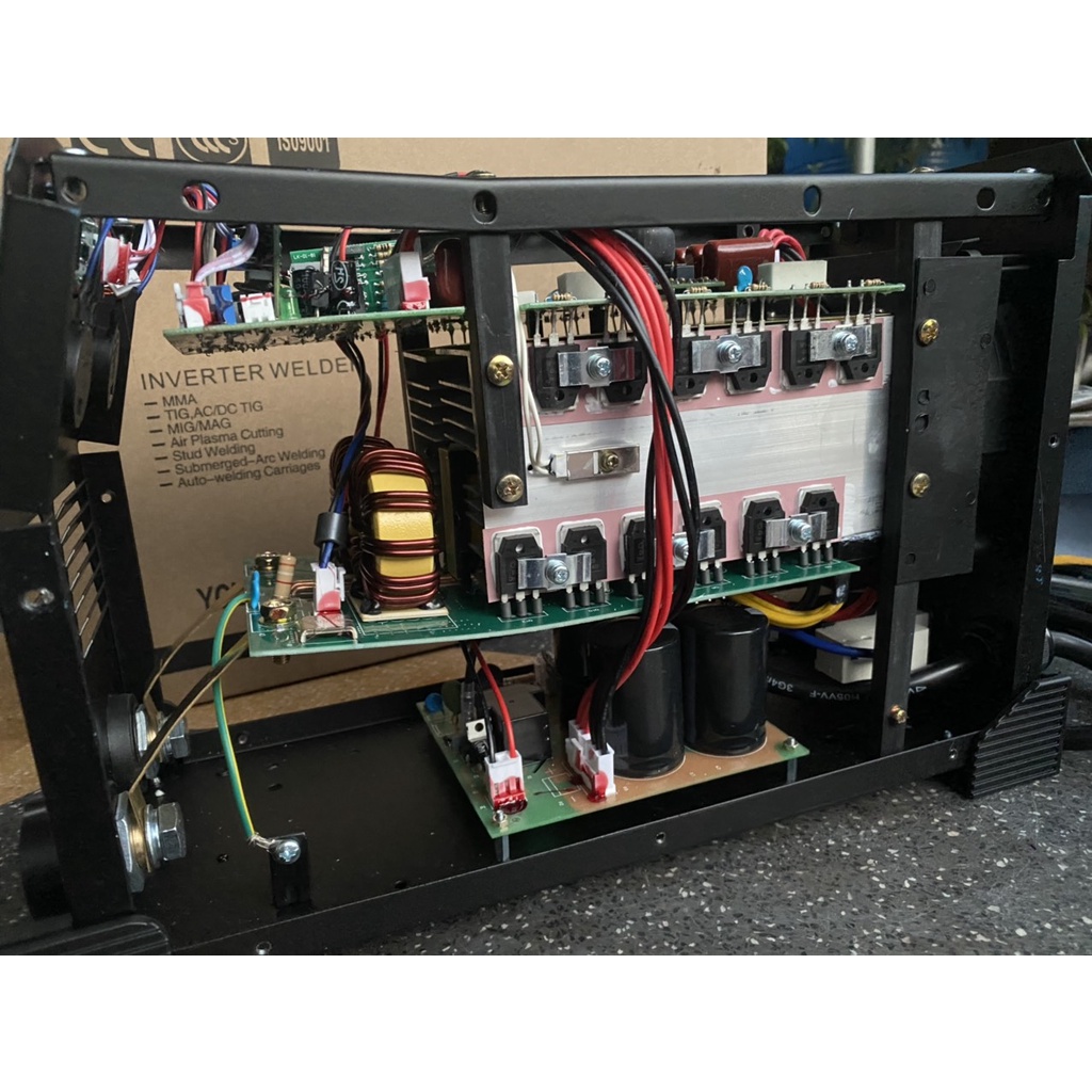 Máy Hàn Que RILAND ARC 250CT Chính Hãng Bảo Hành 12 Tháng