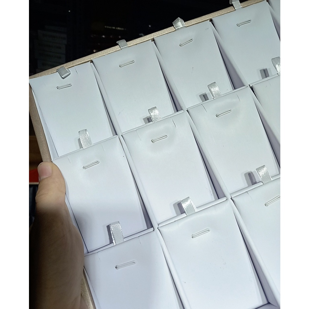 Khay Đựng Mặt Dây Chuyền Trang Sức Chất Liệu Da PU Cao Cấp