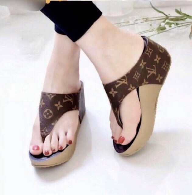 DÉP KẸP NỮ ĐẾ XUỐNG L•V [SẴN]