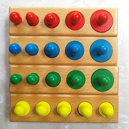 Núm trụ Montessori màu sắc
