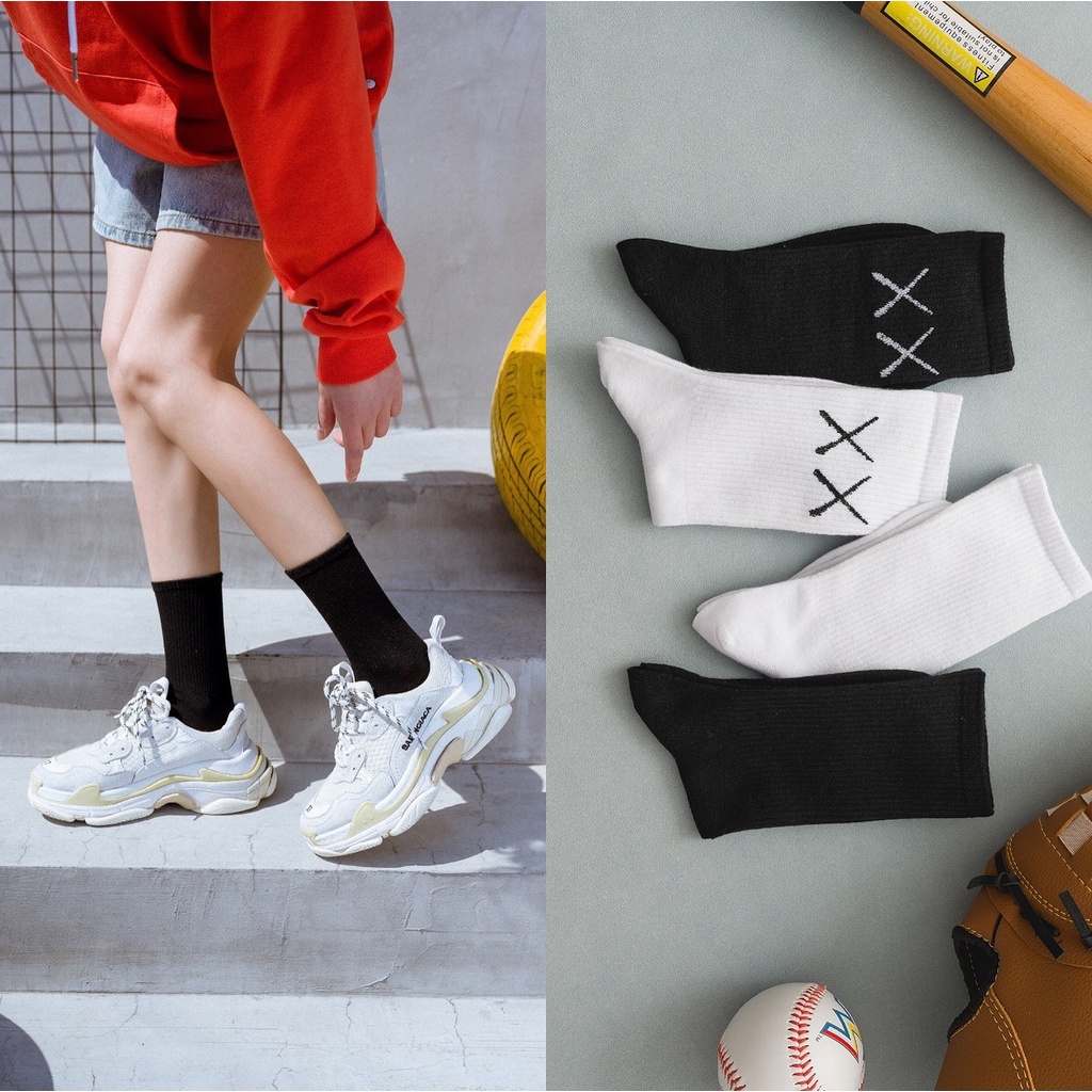 Vớ tất cao cổ Thể Thao hot trend Màu Trắng / Đen Cho Nam Và Nữ