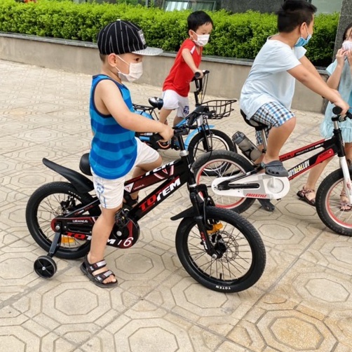 Xe đạp thể thao, xe đạp trẻ em Totem 711-16 cho bé 5 tuổi đến 8 tuổi kiểu dáng khỏe khoắn [CHÍNH HÃNG]