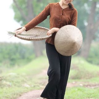 Áo bà ba biểu diễn