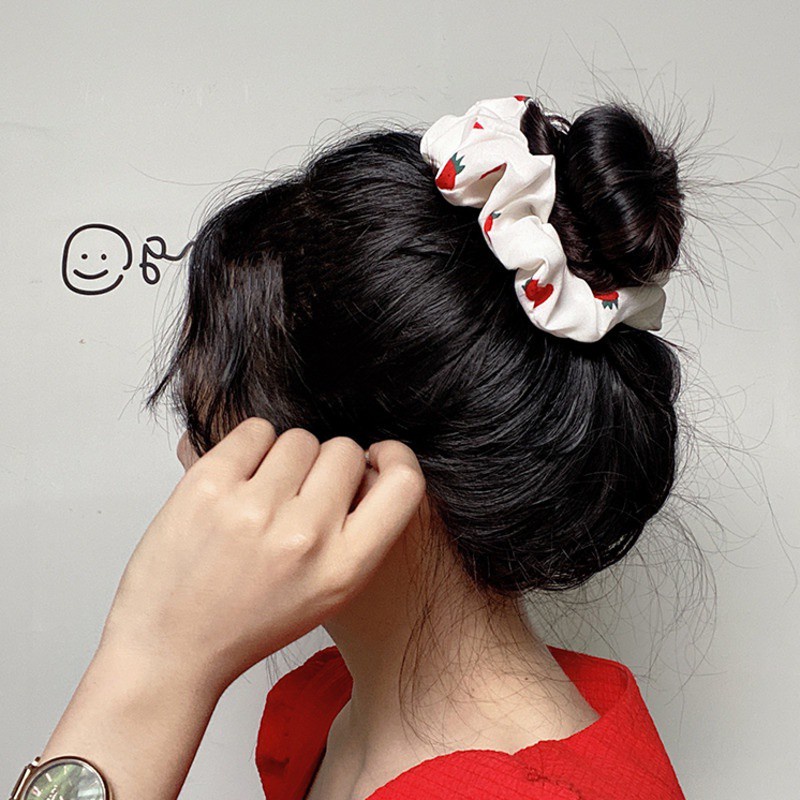 Dây buộc tóc cỡ lớn họa tiết dâu tây dễ thương cho nữ
