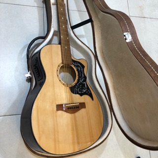 Đàn guitar giá rẻ có tích hợp Equalizer