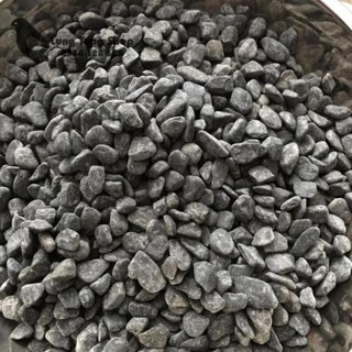 1kg đá sỏi màu đen size nhỏ dùng trải nền hồ cá và trang trí sân vườn