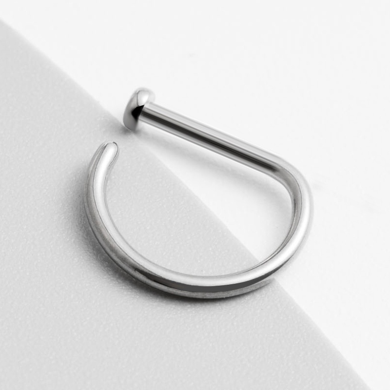 1 Khuyên Xỏ Mũi Hình Chữ D Bằng Titan Cá Tính