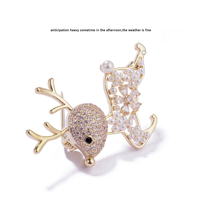 Christmas Gift Japan And South Korea Cute Pearl Snowflake Fawn Brooch Female Temperament Western Accessory Pin Sweater Corsage