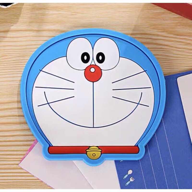 Lót ly cốc Doraemon lót cốc doremon - Doraemon shop