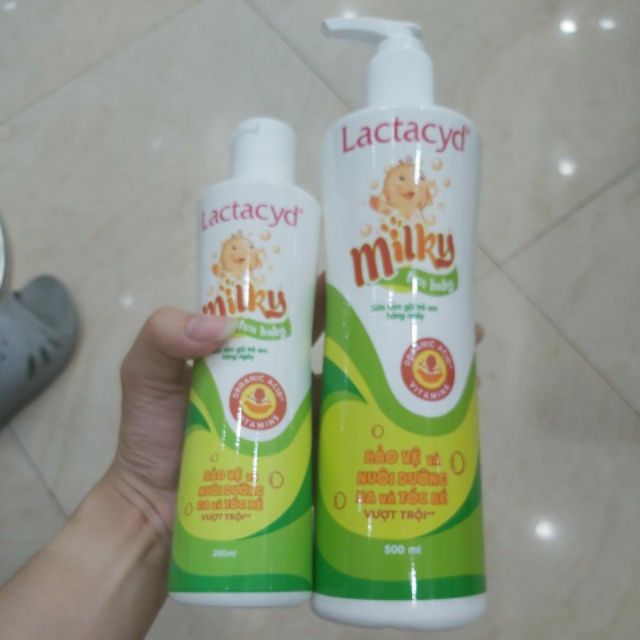 Sữa Tắm Lactacyd Milky