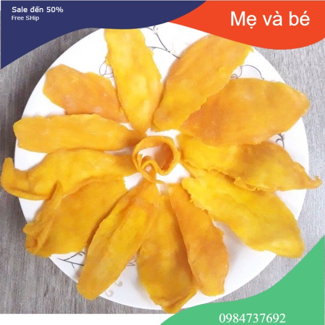 1 Lạng xoài sấy dẻo Nha Trang cho khách thử