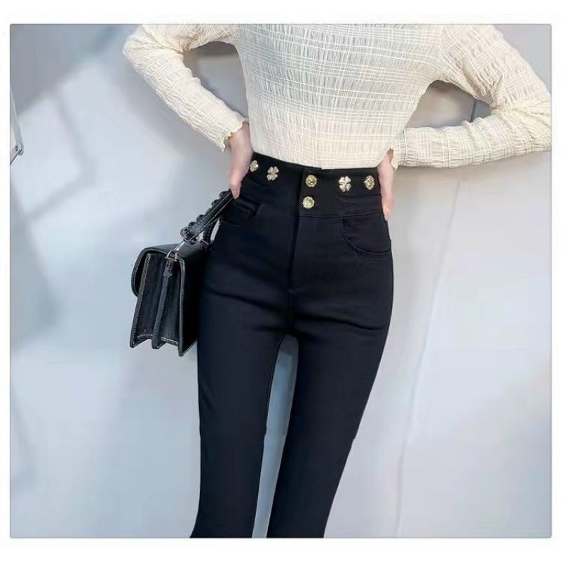 Quần skinny cạp cao gắn tag hoa xinh