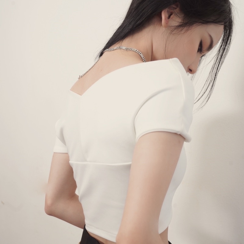 [Mã FAMARAL2 giảm 10K đơn 50K] Áo trễ vai H.I.U ROOM ANA top thiết kế vạt chéo cut out xu hướng hè 2022 H.I.U design | BigBuy360 - bigbuy360.vn