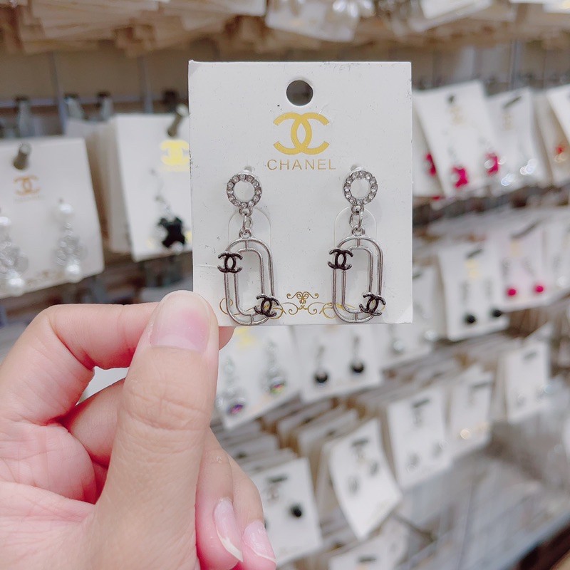 Bông tai thương hiệu 2 mẫu mã đa dạng