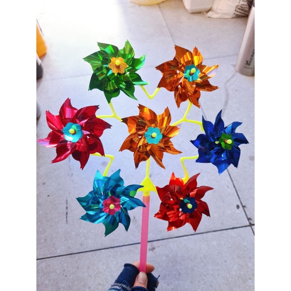 Chong chóng kim tuyến