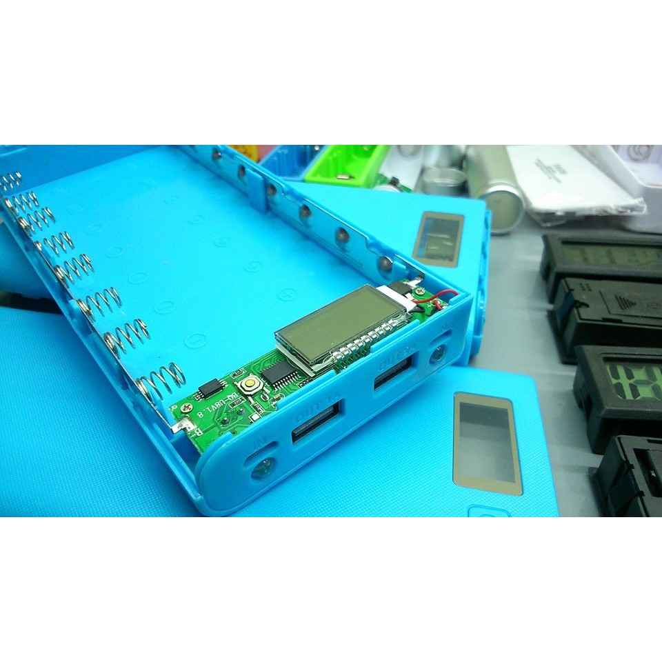 Box sạc dự phòng lcd 8 cell - không pin