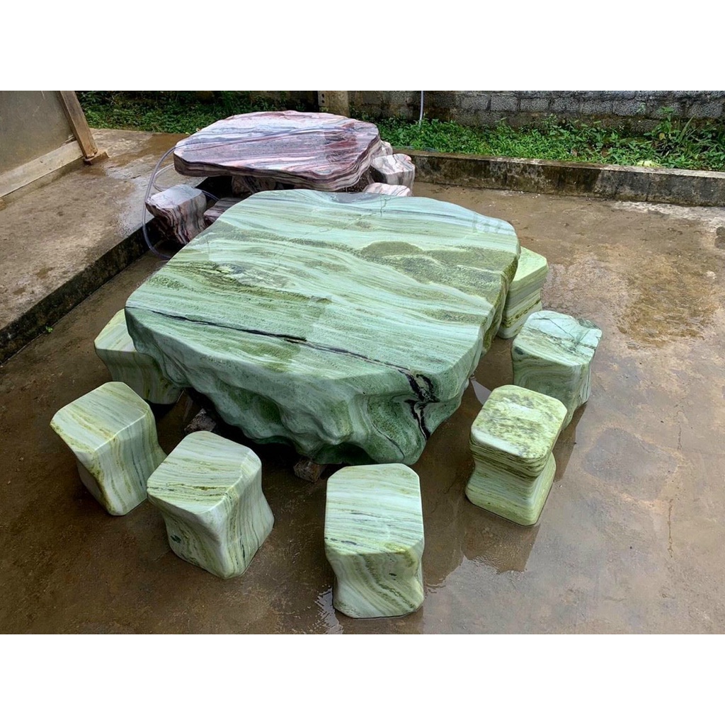 Bộ bàn ghế dáng gốc cây đá serpentine đặt sân vườn ngoài trời ban công