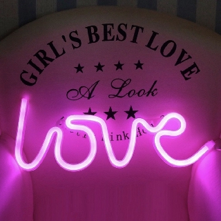 Đèn chữ LOVE màu hồng - Neon light