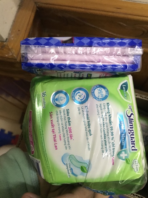 Tặng 3m khi mua BVS SUPER LAurIer slimguard khang khuan 10 mieng giá bìa giá bìa 89k( BĂNG VỆ SINH)