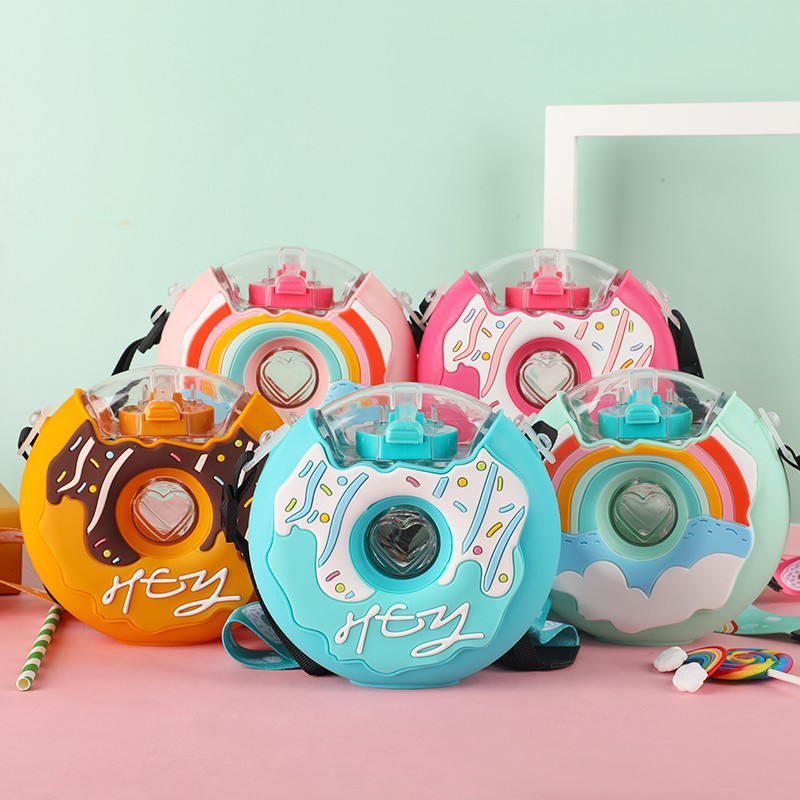 Bình Đựng Nước Hình Bánh Donut Có Dây Đeo Chống Rơi Dành Cho Bé