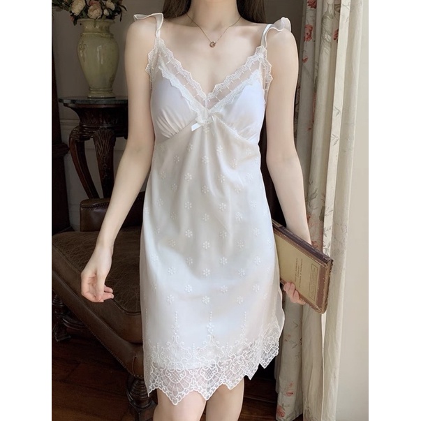 Sét Đầm Ngủ Ren Quyến Rũ, Váy Ngủ Có Đệm Kèm Áo Choàng Lụa Cao Cấp Cho Nữ từ 40-63kg. | BigBuy360 - bigbuy360.vn