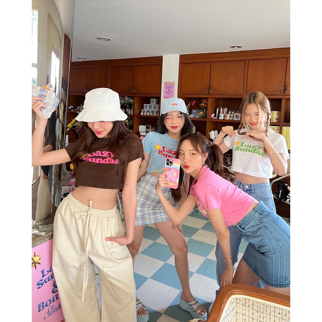 ÁO THUN CROPTOP TEAM GIRL IN CHỮ LAZY 4 MÀU HOTTREND 2022 CÓ FREESIZE <72KG CR22070