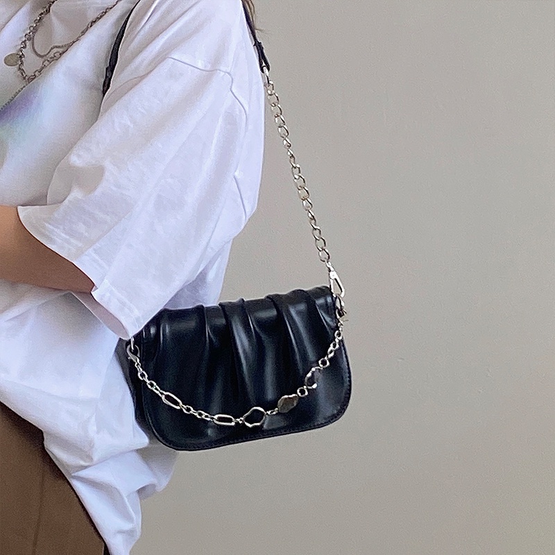 Túi đeo chéo IELGY hình đám mây phối dây xích thời trang cho nữ màu trắng / đen thích hợp dạo phố