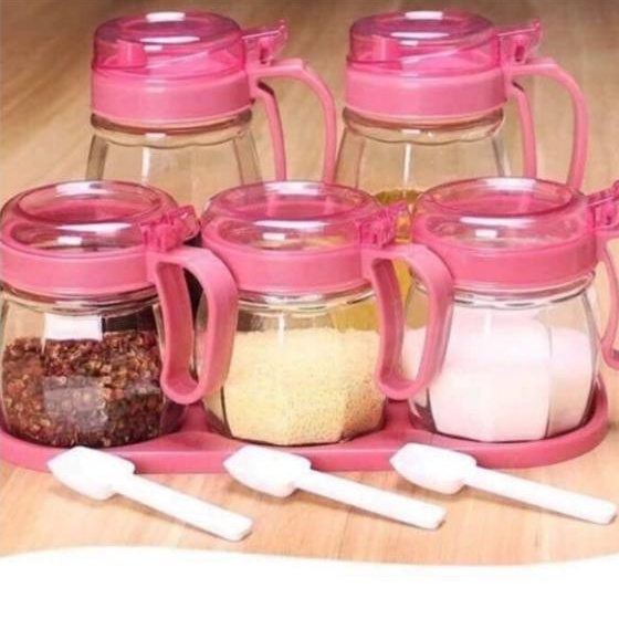 Lọ Đựng Gia Vị Thủy Tinh 5 Món, Bộ Hũ Đựng Gia Vị Màu Hồng Trong Suốt Cực Đẹp Sang Trọng Có Tay Cầm