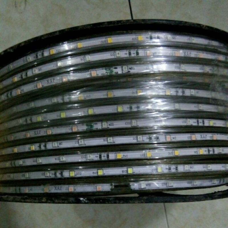 Led cuộn 100m 2835 nháy đuổi nhiều màu