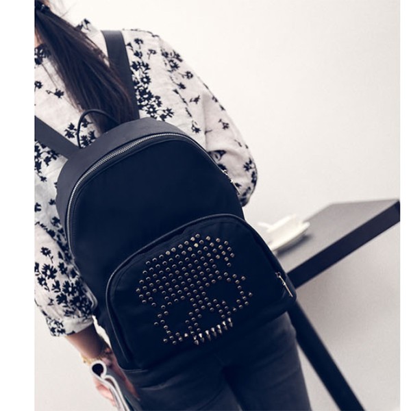 Balo đầu lâu gắn đinh tán nữ đi chơi đi làm vải dù cá tính