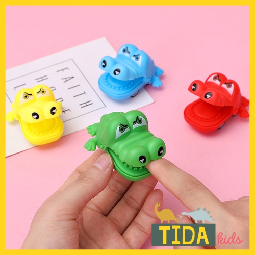 Ô Tô Đồ Chơi Cho Bé ⚡ HOT TREND ⚡ Xe Mô Hình Cá Sấu Cắn Tay, Đồ Chơi Mini Chạy Cót Siêu Cute TiDa Kids Shop