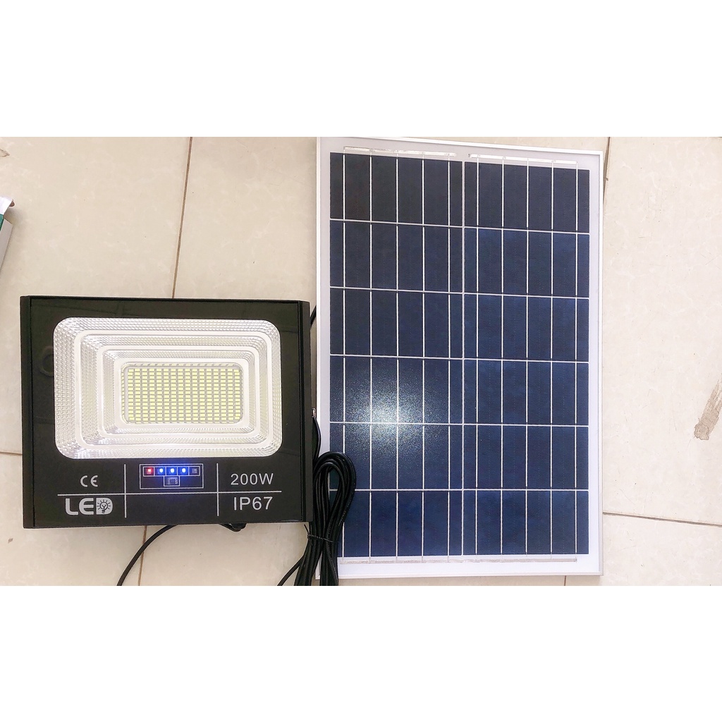 Đèn Pha Năng Lượng Mặt Trời K 100w Ip67 chuẩn kích thước bảo hành 2 năm
