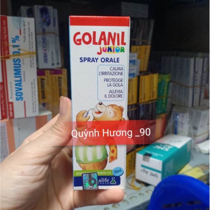 Dung dịch xịt GOLANIL Junior 30ml giúp bảo vệ cổ họng cho bé.