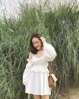 Đầm trễ vai midu