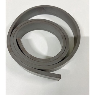 Nam châm dẻo dải W20x5x1000mm, Nam châm dẻo dày hút mạnh dày 5 ly khổ rộng 20mm.