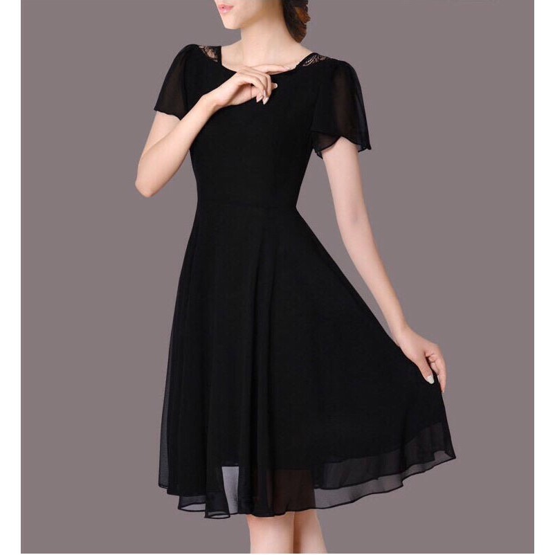 Đầm xòe đen phối ren