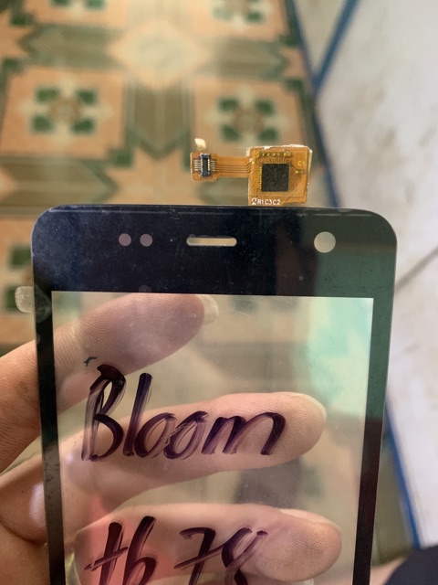 Cảm ứng WIKO BLOOM