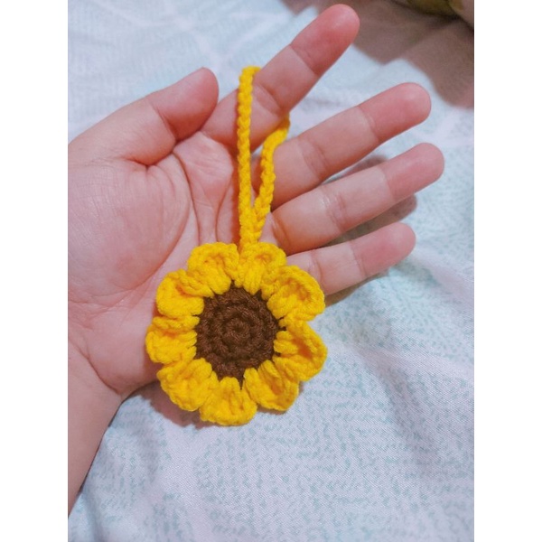 Pin cài/móc khóa hoa hướng dương bằng len