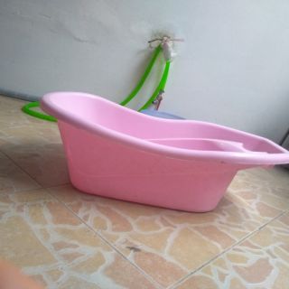 Bồn tắm cho bé