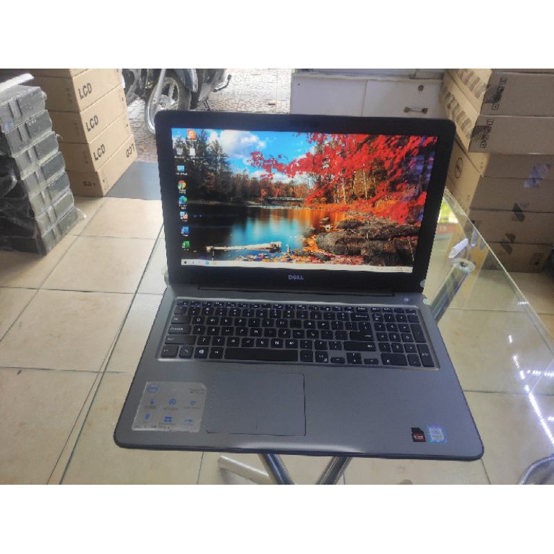 LAPTOP VĂN PHÒNG Dell Inspiron 5567 Core i7 7500U 15.6inch HD AMD Radeon R7 M445 Windows 10 - Black & Grey