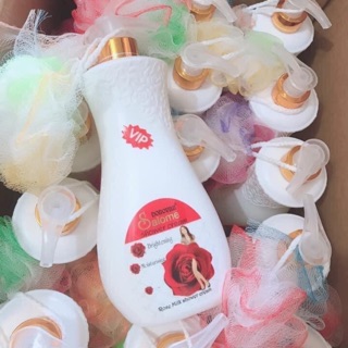 sữa tắm hương hoa hồng