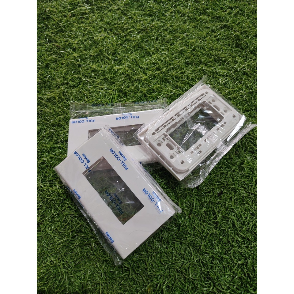 Hộp 10 Cái Mặt dùng cho 3 thiết bị PANASONIC  SIÊU RẺ