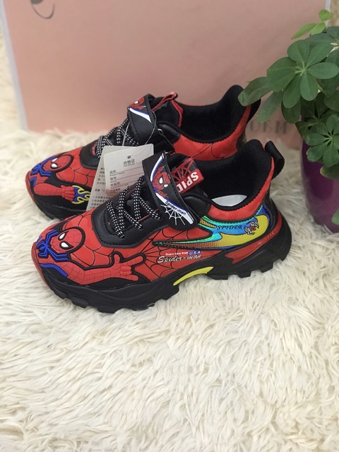 Giầy thể thao nhện siêu nhẹ